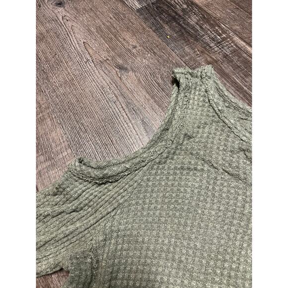 Lazy Sundays military green waffle knit cold shoulder sweater - Picture 3 of 3
